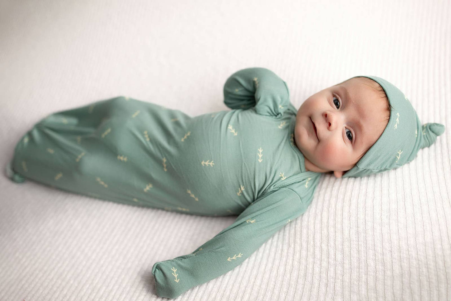 Arrow Print Knotted Newborn Baby Gown Pajamas