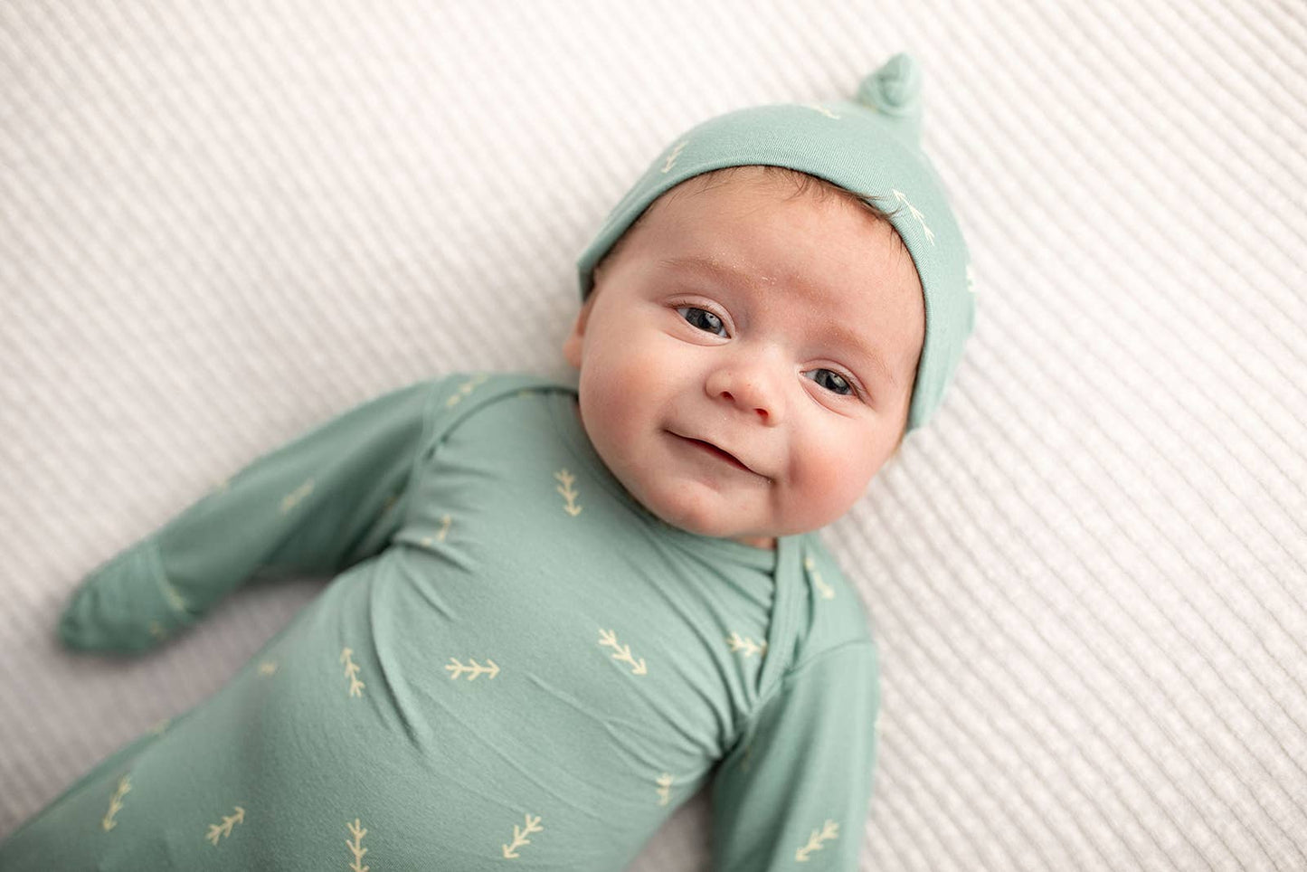Arrow Print Knotted Newborn Baby Gown Pajamas